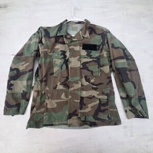 Vintage US Air Force Jacket Mens Medium Short Woodland Camo Combat Coat 90s